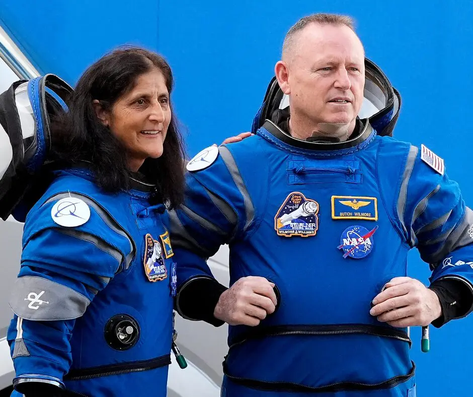 Астронавти NASA, Суніта Вільямс і Баррі (Бутч) Вілмор, які вирушили в космос на космічному кораблі Boeing Starliner, можуть застрягти на Міжнародній космічній станції до лютого 2025 року через технічні неполадки з їхнім кораблем. Згідно з інформацією BBC, під час місії виникли проблеми з силовою системою та відключення деяких двигунів корабля, що ставить під загрозу безпечне повернення астронавтів на Землю. Як альтернативний план, астронавти можуть бути включені до місії SpaceX Crew Dragon, яка запланована на вересень цього року з поверненням у лютому 2025. «Наш головний варіант — повернути Бутча та Суні на Starliner, однак ми забезпечили і інші варіанти,» — сказав Стів Стіч, менеджер програми NASA Commercial Crew. Наразі представники NASA аналізують ситуацію та планують ухвалення остаточного рішення, яке може зайняти понад тиждень. Тим часом, астронавти залишаються на МКС, де пристосовуються до неочікувано тривалого перебування у космосі.
