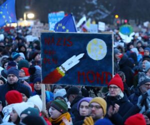 Протести в Ротергемі: Ультраправі намагались спалити готель з мігрантами