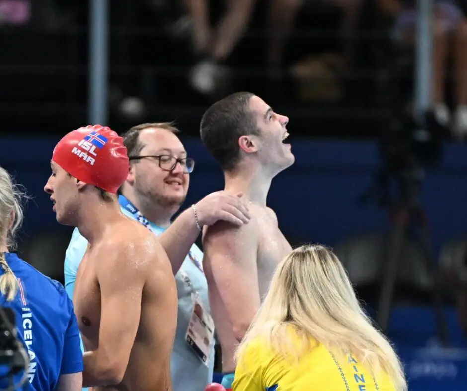 Українські спортсмени завершили п’ятий день Паралімпійських ігор 2024 року в Парижі з вражаючими результатами, завоювавши 8 медалей: 2 золоті, 2 срібні та 4 бронзові. Плавець Денис Остапченко здобув золото у запливі на дистанції 50 метрів на спині (клас S3), а його колега Сергій Паламарчук приніс Україні бронзу в цьому ж змаганні. Ще одне золото виграв параатлет Ігор Цвєтов у бігу на 100 метрів (клас T35), при цьому встановивши свій особистий рекорд. Срібні медалі здобули плавці Андрій Трусов у запливі на 400 метрів вільним стилем (клас S7) та Ілля Яременко на дистанції 50 метрів вільним стилем (клас S13). Олексій Вірченко, який також брав участь у запливі на 50 метрів (клас S13), здобув бронзу. Бронзові нагороди отримали Олександр Литвиненко у стрибках у довжину (клас T36) та Зоя Овсій у метанні диска (клас F53). Після п’яти змагальних днів збірна України має 35 медалей: 5 золотих, 12 срібних та 18 бронзових, що дозволяє посідати 10-те місце в медальному заліку. Паралімпійські ігри 2024 року в Парижі триватимуть до 8 вересня, і Україну на них представляє найбільша делегація в історії — 140 спортсменів, які змагаються у 17 з 22 видів спорту.